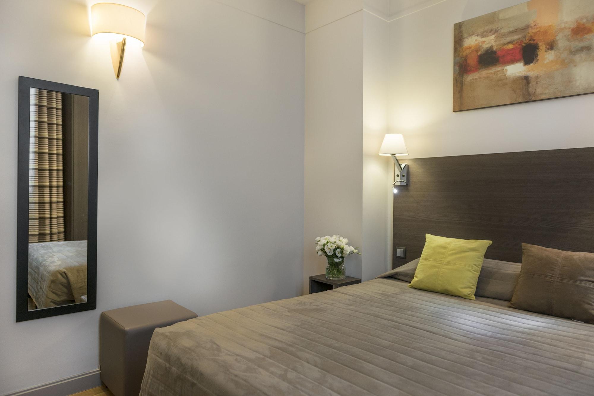 Hotel Le Beaugency Paris Bagian luar foto